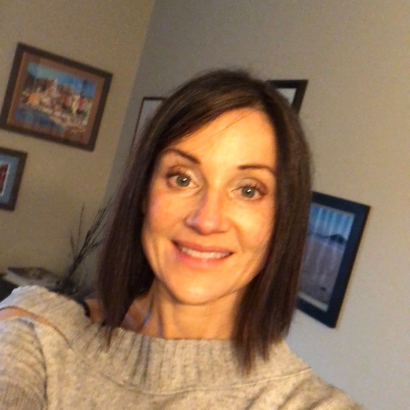 Meet your Posher, Helia - Picture 1 of 1